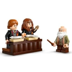 LEGO Harry Potter 76442 Tylypahkan Linna: Loitsuoppitunti -Muovi Ja Lelu US Harry Potter 76442 Tylypahkan Linna Loitsuoppitunti 2