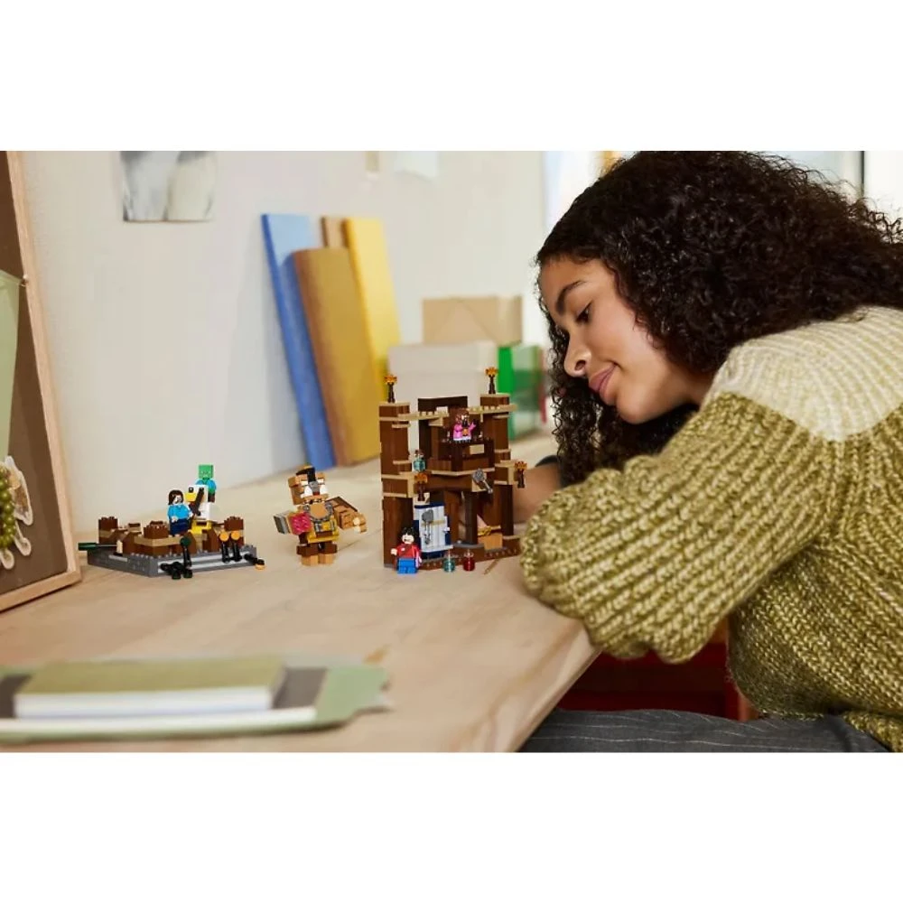 LEGO Minecraft 21272 – Puukartanon Taisteluareena 6 LEGO Minecraft 21272 – Puukartanon Taisteluareena - Image 4