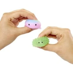 ​Moj Moj Squish – Yllätyspakkaus -Muovi Ja Lelu US Moj Moj Squish Yllatyshahmo 2 Kpl 3