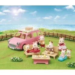 Sylvanian Families Perheauto Vaaleanpunainen 5535 -Muovi Ja Lelu US Sylvanian Families perheauto vaaleanpun 1