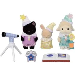 Sylvanian Kolmoset Yökylässä -Muovi Ja Lelu US Sylvanian kolmoset yokylassa 2